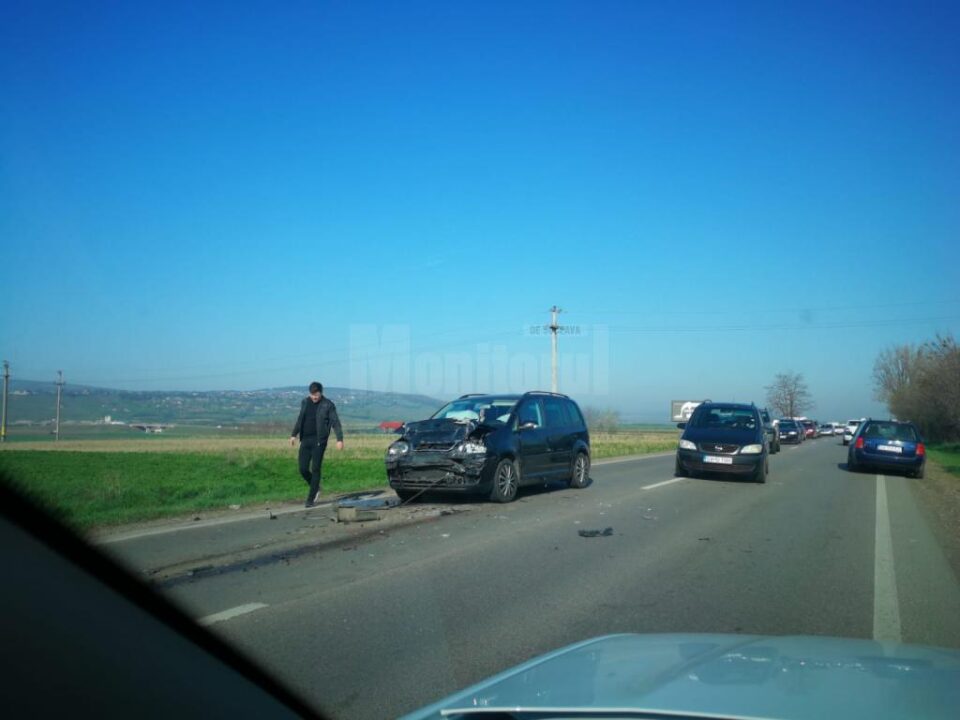 Carambol cu patru mașini implicate la ieșirea din Suceava spre Pătrăuți