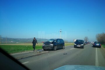 Carambol cu patru mașini implicate la ieșirea din Suceava spre Pătrăuți