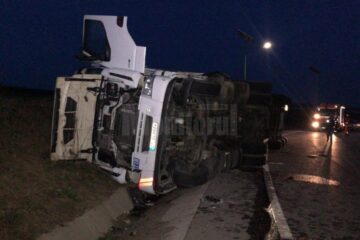 Accidentul s-a produs la ieșirea de pe șoseaua de centură, spre E 85
