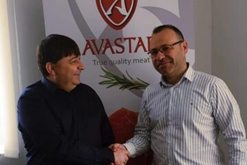 Vasile Plesca de la firma Avastar a fost convins de Ciprian Anton sa sa sustina participarea selectionatei judetene la turneul din Belgia