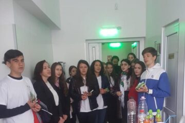 Bolnavii de la Secția de Îngrijiri Paliative – Suceava, vizitați de voluntari din Asociația Tinerilor Ortodocși Suceveni