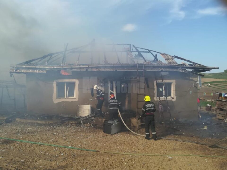 O familie de șase persoane din Vulturești a petrecut Paștele în hambar, după ce un incendiu le-a distrus casa, în Vinerea Mare