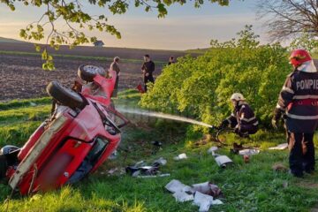 Impactul a fost violent, din lateral, șoferul având mult noroc