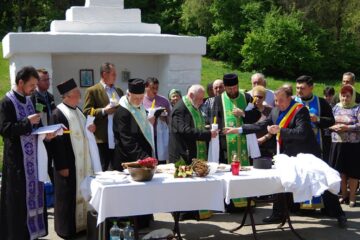 La Izvorul Tămăduirii din orașul Liteni a avut loc vineri slujba de sfințire a apei