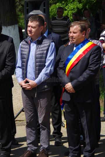 La Izvorul Tămăduirii din orașul Liteni a avut loc vineri slujba de sfințire a apei
