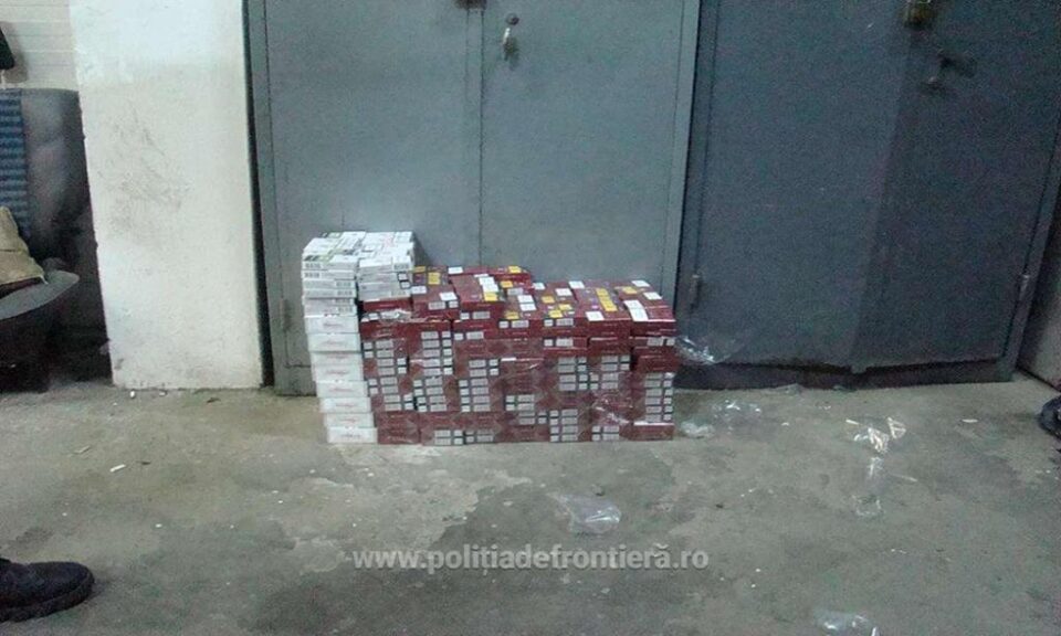 Țigări ascunse în peretele autoturismului, descoperite la PTF Siret