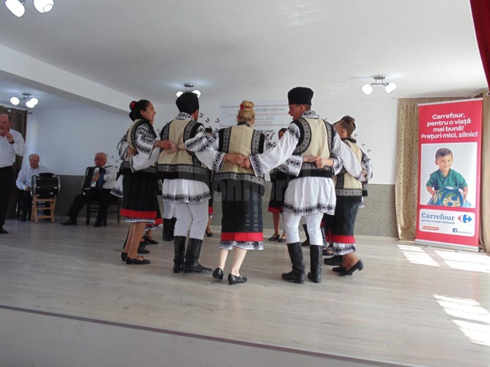 Peste 150 de elevi, prezenți la concursul interjudețean „Armonie prin artă populară și tradiții”, ediția a X-a