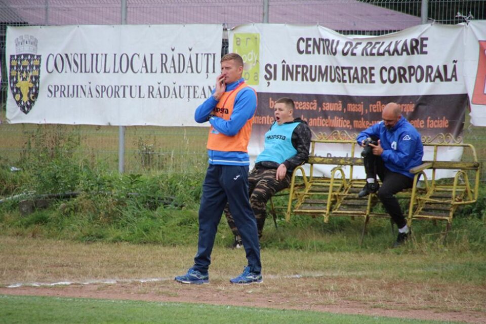 Antrenorul rădăuțenilor, Dorin Goian, a declarat că nici el, dar nici echipa sa nu se vor da la o parte în meciurile ce au rămas, așa cum vorbesc cârcotașii Antrenorul rădăuțenilor, Dorin Goian, a declarat că nici el, dar nici echipa sa nu se vor da la o parte în meciurile ce au rămas, așa cum vorbesc cârcotașii
