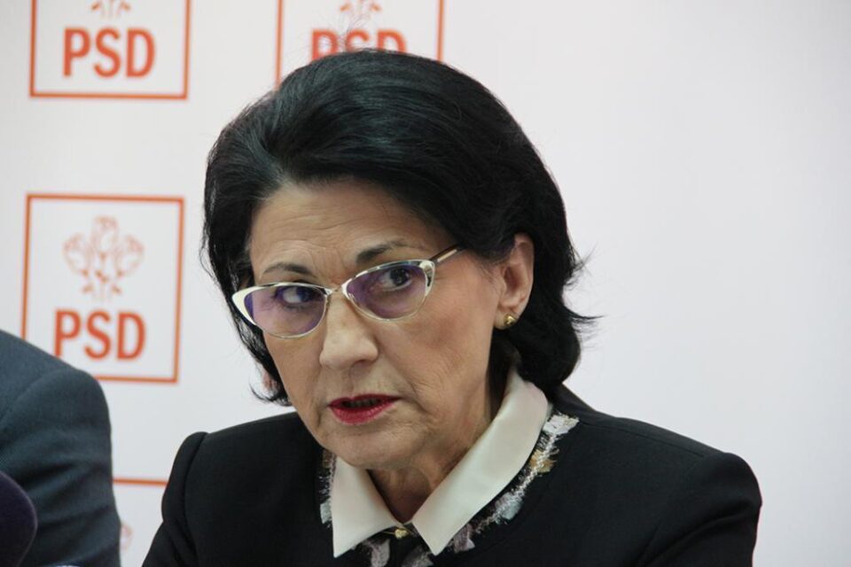 Andronescu susține salarizarea diferențiată a profesorilor, în funcție de performanțele de la clasă Andronescu susține salarizarea diferențiată a profesorilor, în funcție de performanțele de la clasă