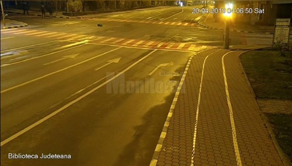 Trei teribiliști care au vandalizat coșurile de gunoi din Suceava, prinși în baza imaginilor video ale camerelor de supraveghere