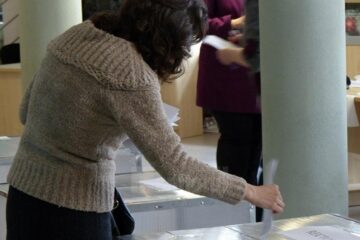 Universitarii vor decide dacă rectorul va fi desemnat prin vot secret sau pe bază de concurs