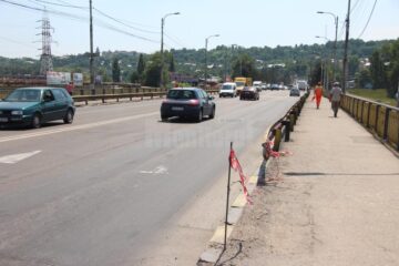 Pe podul de la Bazar se va circula doar pe două benzi, timp de o lună de zile