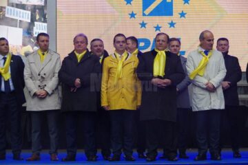 Miting liberal cu câteva mii de oameni, „pe vreme rea pentru vremuri mai bune”