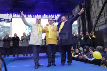 Liderii PNL i-au îndemnat pe români să scoată PSD de la guvernare