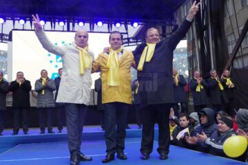 Miting liberal cu câteva mii de oameni, „pe vreme rea pentru vremuri mai bune”