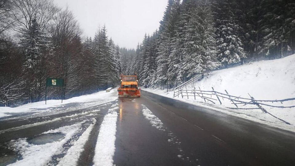 Ninsoare în zona de munte a județului Suceava