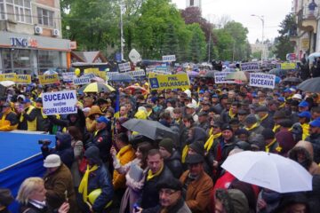 Miting liberal cu câteva mii de oameni, „pe vreme rea pentru vremuri mai bune”
