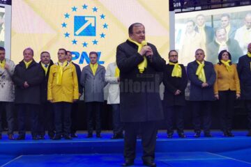 Miting liberal cu câteva mii de oameni, „pe vreme rea pentru vremuri mai bune”