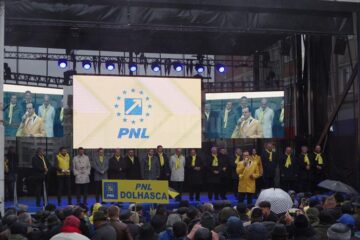 Miting liberal cu câteva mii de oameni, „pe vreme rea pentru vremuri mai bune”