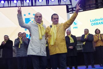 Miting liberal cu câteva mii de oameni, „pe vreme rea pentru vremuri mai bune”