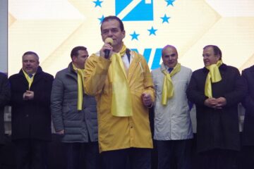 Miting liberal cu câteva mii de oameni, „pe vreme rea pentru vremuri mai bune”