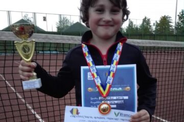 Frații David și Ana Maria Dumitru par de neoprit