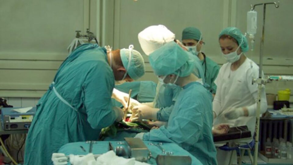 Doctorul a zis: „Veniți să vedeți minunea secolului!”