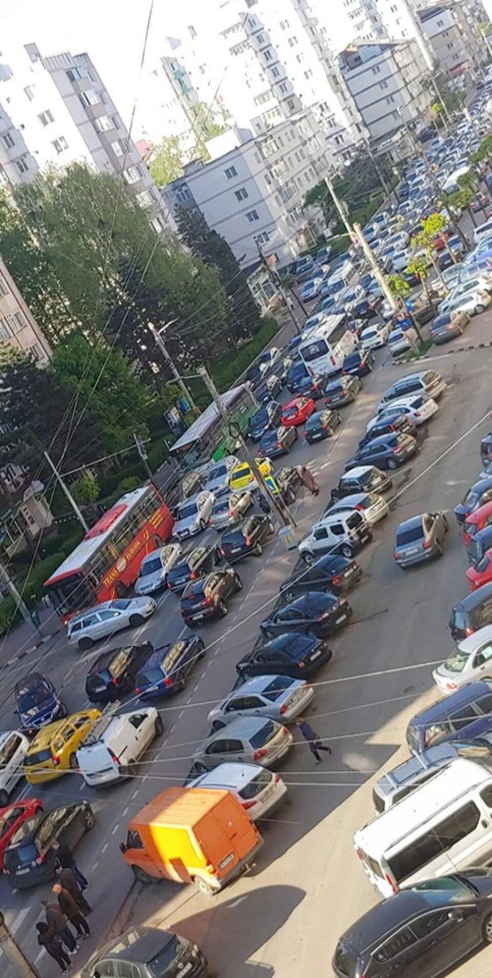 Aglomerație pe bdul George Enescu