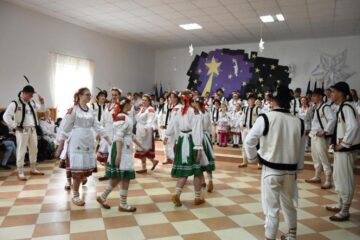 „Nu vă fie frică!” - mesajul episcopului romano-catolic Petre Gherghel, de Ziua Diasporei Poloneze, la Poiana Micului