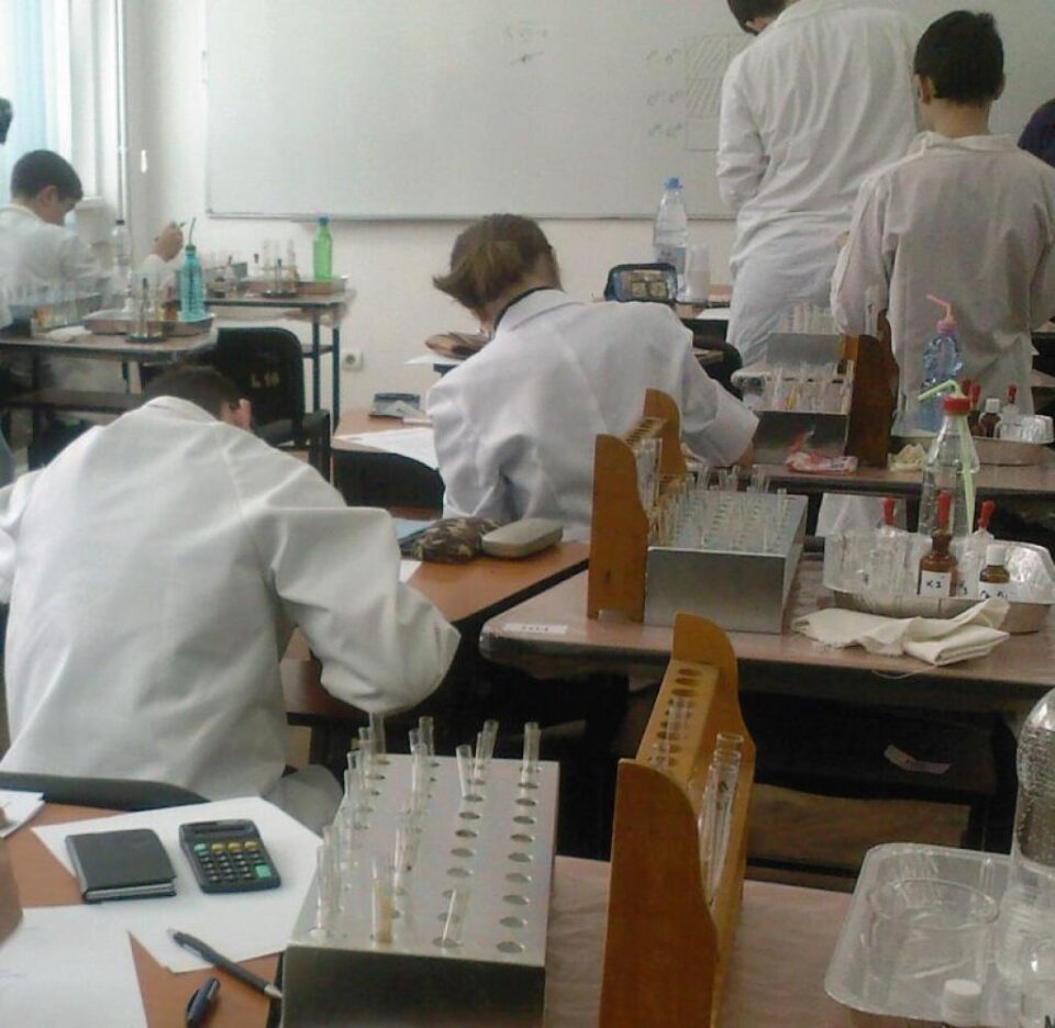 Olimpiada de Biologie FOTO www.gorjeanul.ro