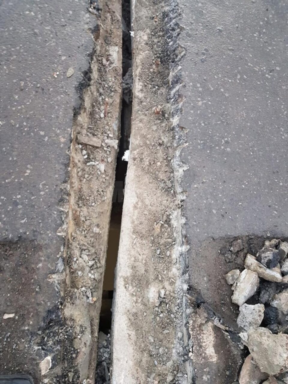 Lucrările la podul peste apa Sucevei au continuat inclusiv sâmbătă și duminică