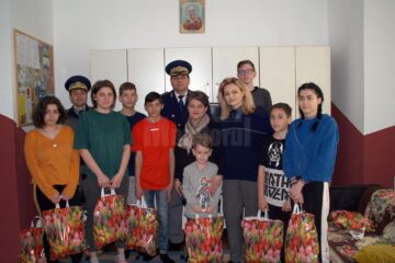 „Ore de dirigenție” cu polițiștii de frontieră în școlile sucevene