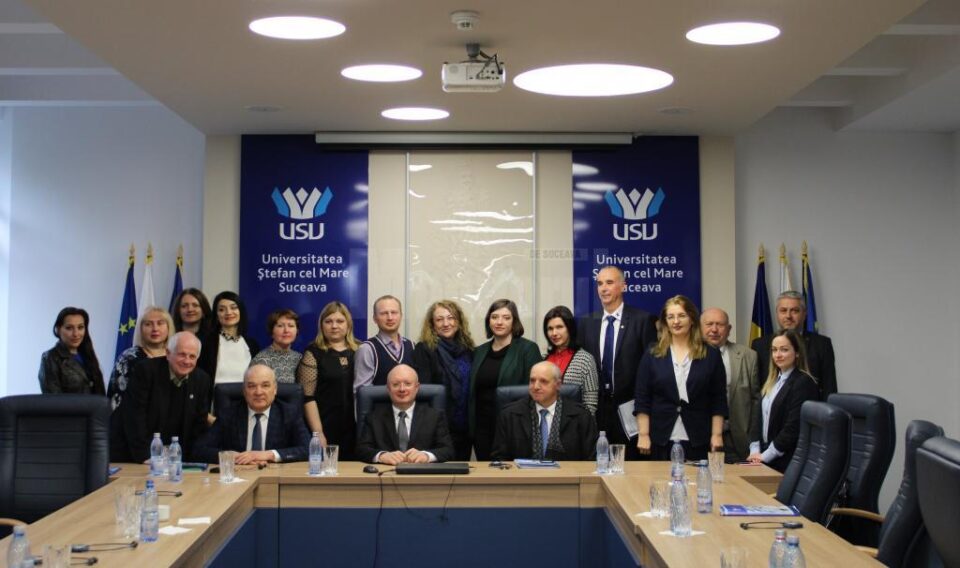 Amplificarea rolului Euroregiunii „Prutul de Sus” în fenomenul de convergență a teritoriilor frontaliere, masă rotundă la USV și la Cernăuți Amplificarea rolului Euroregiunii „Prutul de Sus” în fenomenul de convergență a teritoriilor frontaliere, masă rotundă la USV și la Cernăuți
