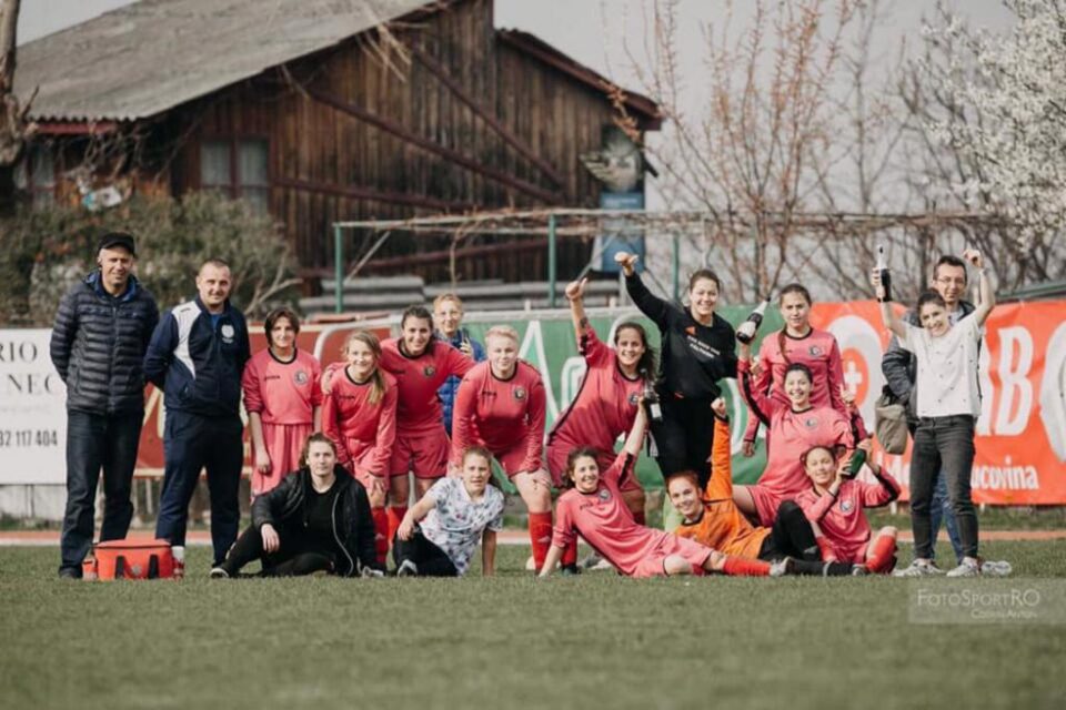 Fetele de la CN Nicu Gane Fălticeni au promovat matematic în Liga a II-a. Foto Codrin Anton (FotoSport) Fetele de la CN Nicu Gane Fălticeni au promovat matematic în Liga a II-a. Foto Codrin Anton (FotoSport)