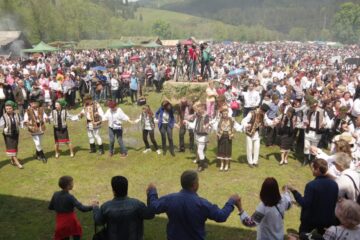 Zeci de mii de persoane au participat la ediția de anul acesta a Horei Bucovinei