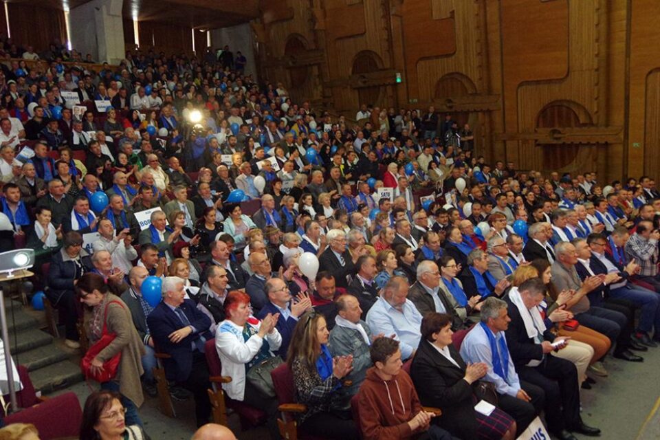 Câteva sute de membri și simpatizanți ALDE din județ au venit la întâlnirea cu liderii partidului