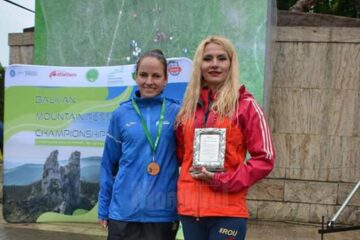 Antrenoarea Erzilia Țâmpău si atleta Mihaela Bodnariu