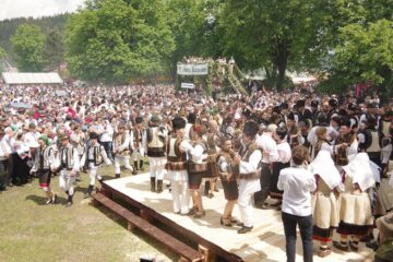 Zeci de mii de persoane au participat la ediția de anul acesta a "Horei Bucovinei"