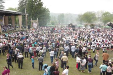 Zeci de mii de persoane au participat la ediția de anul acesta a "Horei Bucovinei"