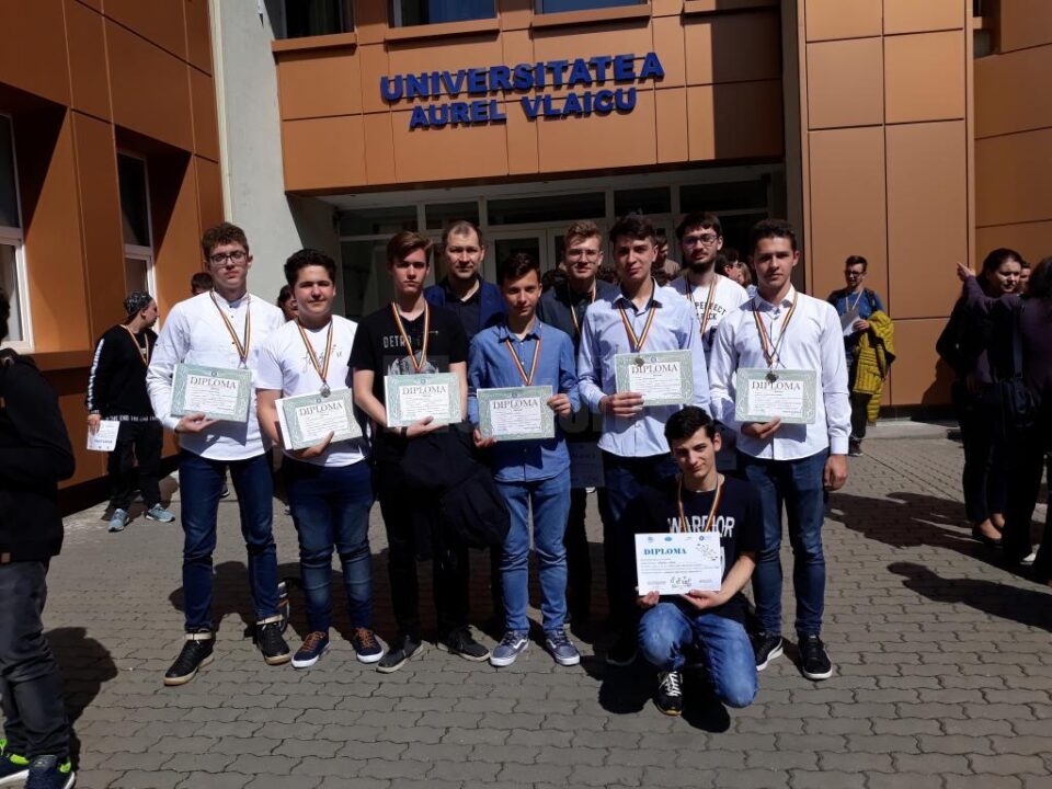 Elevii lotului județean, premiați la Olimpiada Națională de Tehnologia Informației