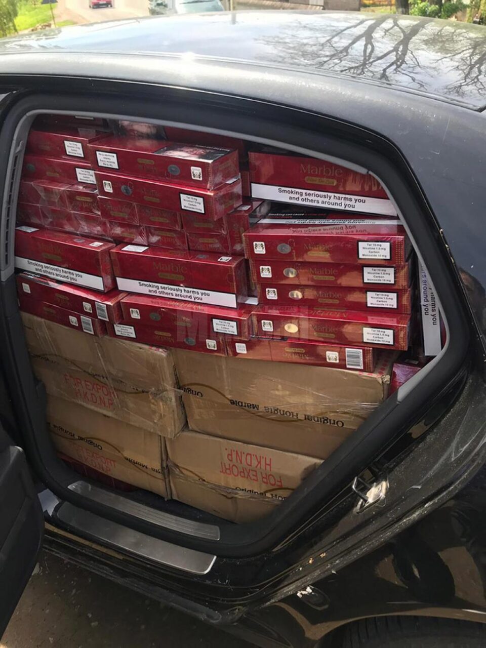 Cele peste 15.000 de pachete de țigări de contrabandă, în valoare totală de circa 160.000 de lei, au fost confiscate