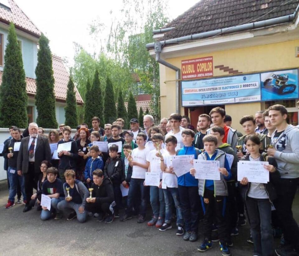 „Electron XXI”, concurs interjudețean de electronică și robotică, la Gura Humorului