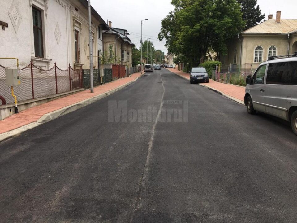 Strada Dragoș Vodă, modernizată integral, poate prelua o parte din traficul rutier între zona centrală și cartierul Zamca Strada Dragoș Vodă, modernizată integral, poate prelua o parte din traficul rutier între zona centrală și cartierul Zamca