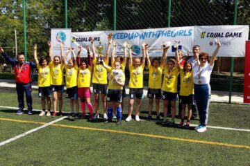 Medalie de aur pentru echipa de fotbal unificat în 7 – fete de la Centrul Școlar Suceava și Școala Gimnazială „Miron Costin”