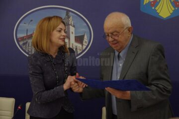 Diplomă de Excelență pentru actorul Alexandru Arșinel, din partea Prefecturii Suceava