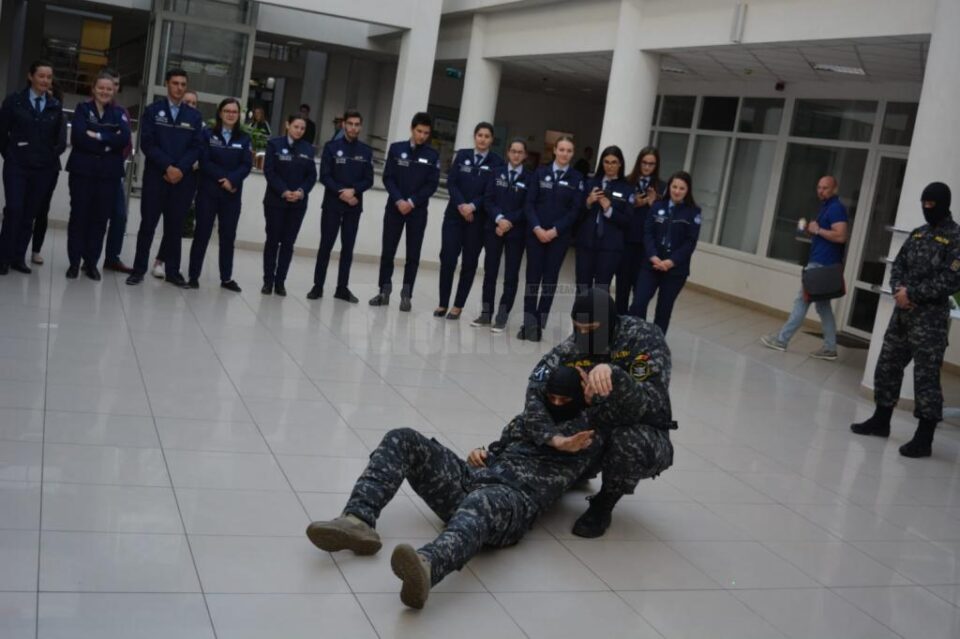 Tehnicile de autoapărare și acordare de prim-ajutor, prezentate la USV