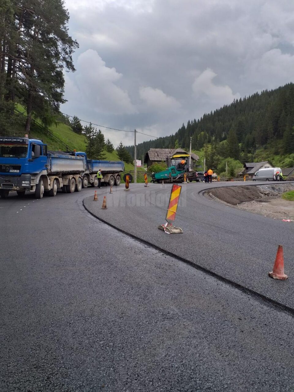 Pe DN 18 se circulă deja pe asfalt nou