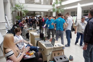 Tehnologii avansate pentru sprijinul persoanelor cu dizabilități, propuse de studenții de la „Hard & Soft”