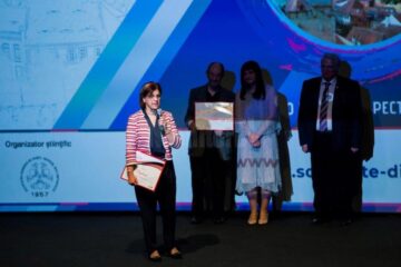 Dr. Gabriela Crețeanu a primit Marele Premiu oferit de Societatea Română de Diabet Foto: ro health review
