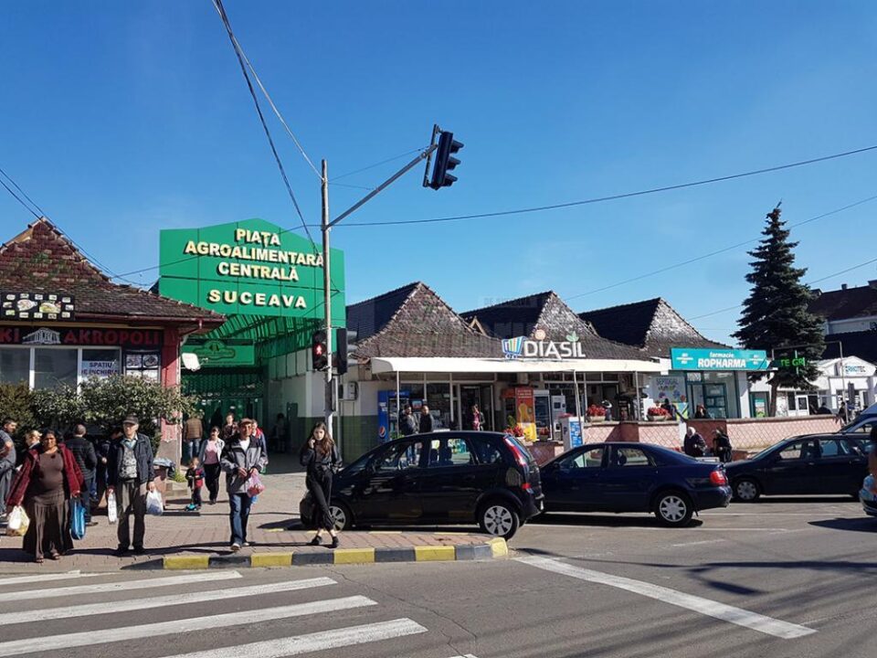 Extinderea acoperișului Pieței Centrale a municipiului Suceava, soluția avansată pentru a avea condiții de comerț civilizat și în mini-bazarul din spatele acesteia